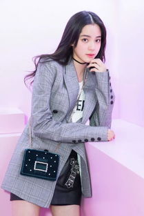 絲絨服裝穿搭指南 精致搭配點亮優雅風尚